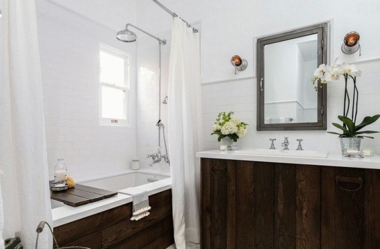 деревянная мебель в ванной